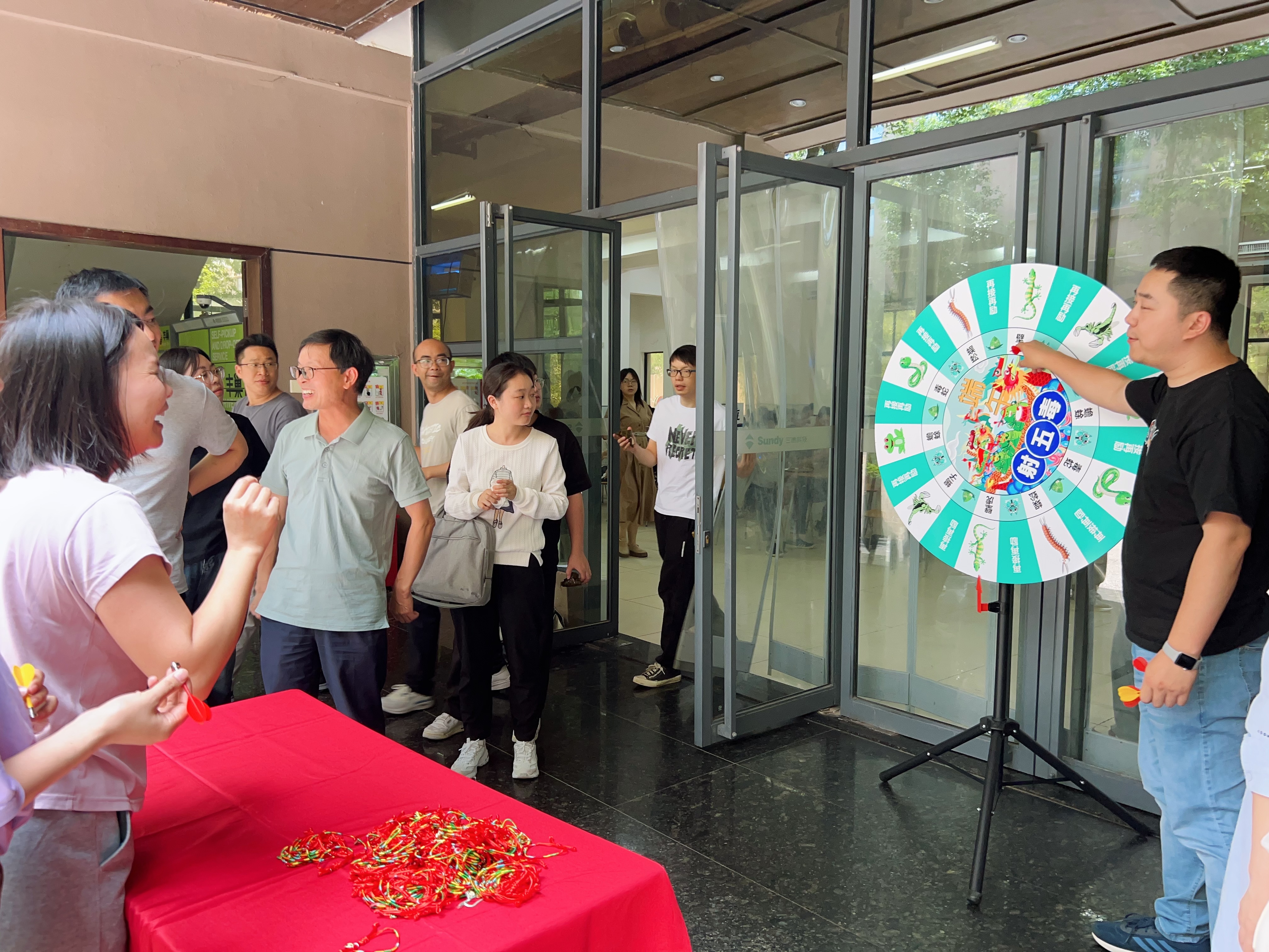 端午飛鏢大挑戰(zhàn)！靶盤上的五毒大作戰(zhàn)，太燃了！